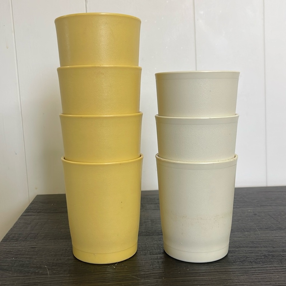 Vintage tupperware 1251 Cups 6oz Set of 7